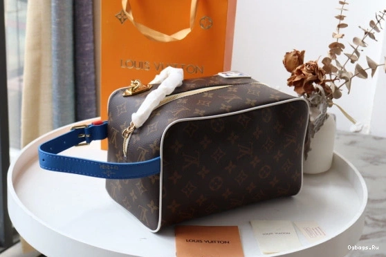 LOUIS TOILETRY LVXNBA VUITTON BAG 0402